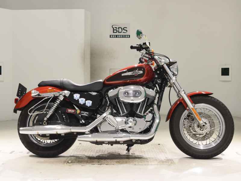 Harley-Davidson Sportster Custom XL1200C 2013