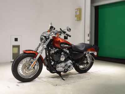 Harley-Davidson Sportster Custom XL1200C 2013