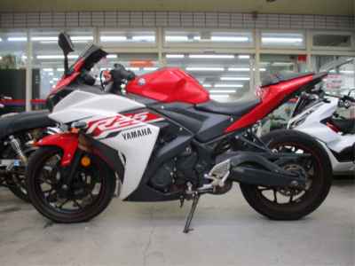 Yamaha YZF-R25 2015