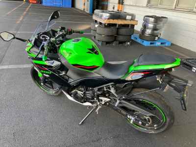 Kawasaki Ninja 400 KRT Edition 2021