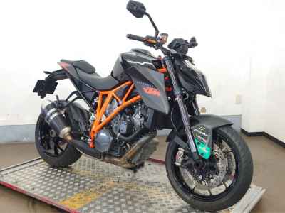 KTM 1290 Super Duke R 2015