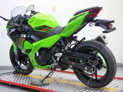 Kawasaki Ninja 400 KRT Edition 2024