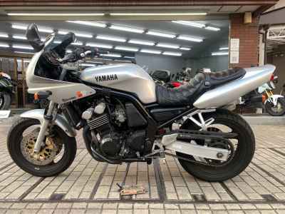 Yamaha FZ400 2008