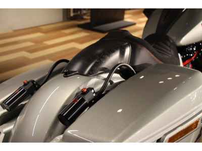 Harley-Davidson FLTRXSTSE1980 CVO 2025