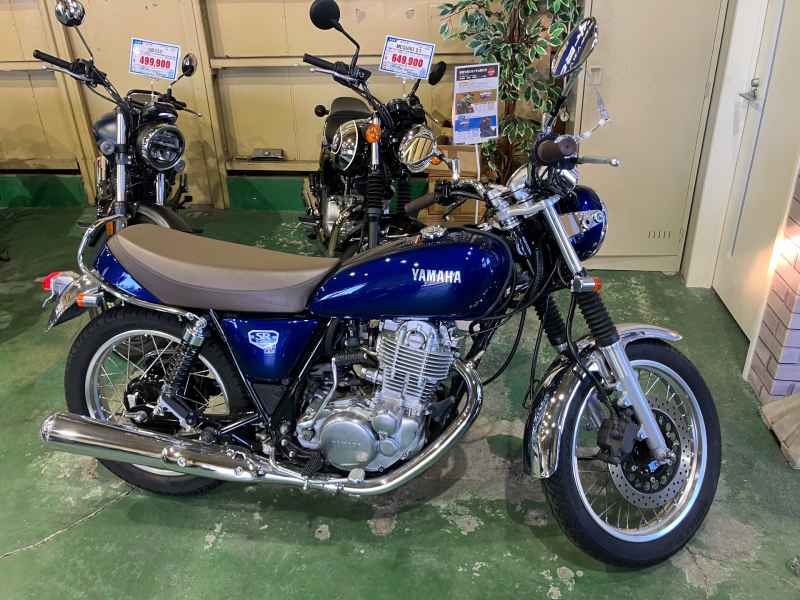Yamaha SR400 2021