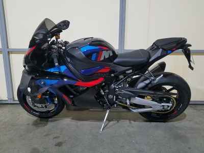 BMW M1000RR 2025
