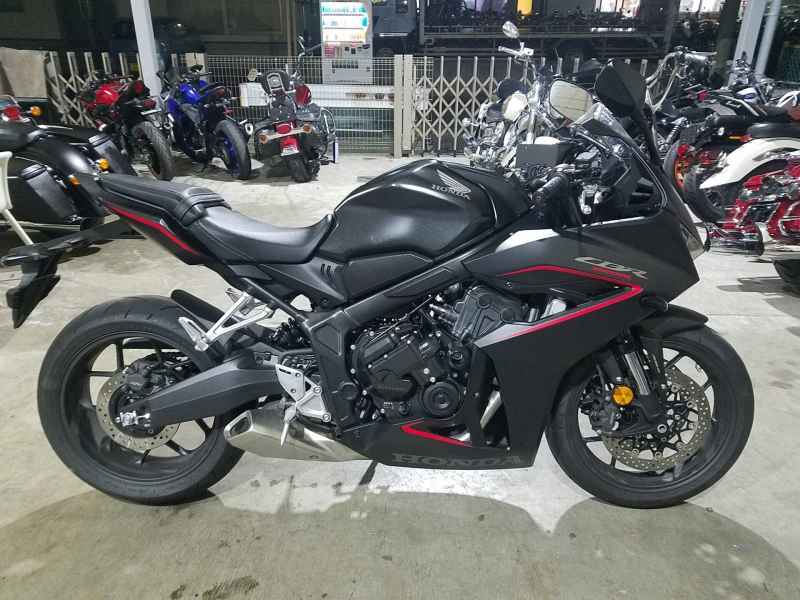 Honda CBR650R E-Clutch 2025