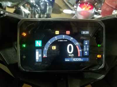 Honda CBR650R E-Clutch 2025