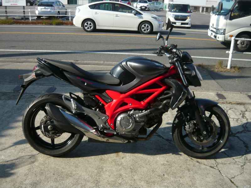 Suzuki Gladius SFV400 2014