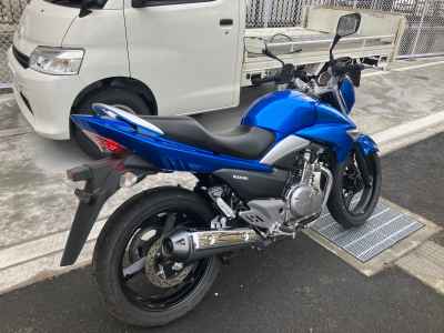 Suzuki GSR250