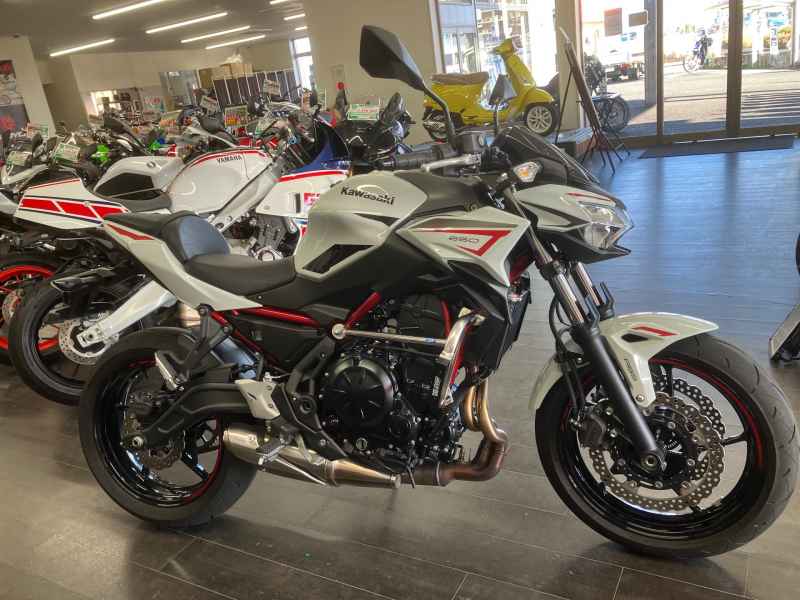 Kawasaki Z650 2022