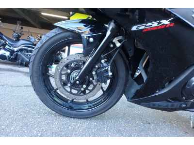 Suzuki GSX250R