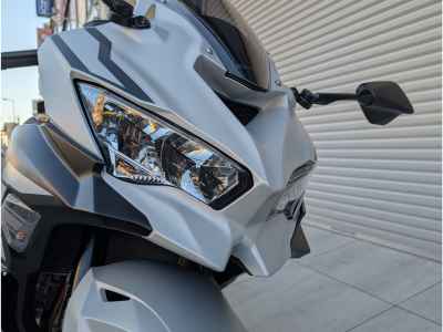 Kawasaki Ninja ZX-4R 2025