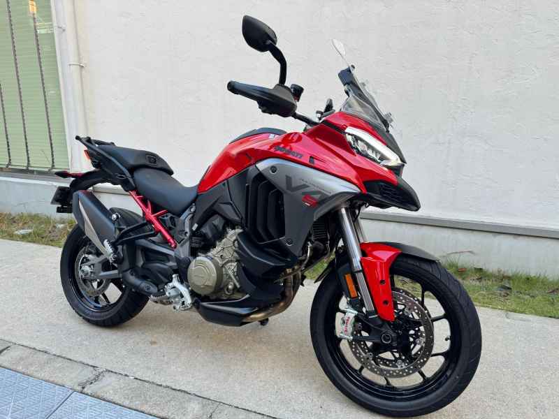Ducati Multistrada V4 2025