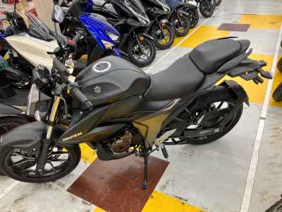 Suzuki Gixxer 250SF