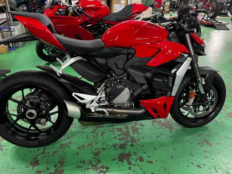 Ducati Streetfighter V2 2022