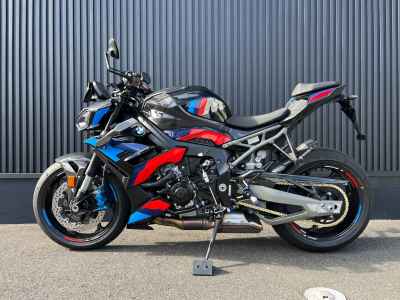 BMW M1000R 2025