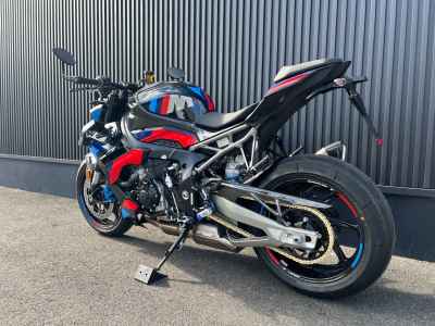 BMW M1000R 2025