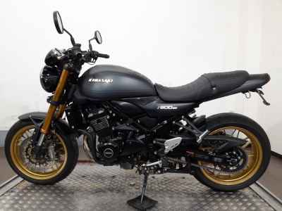 Kawasaki Z900RS SE 2025