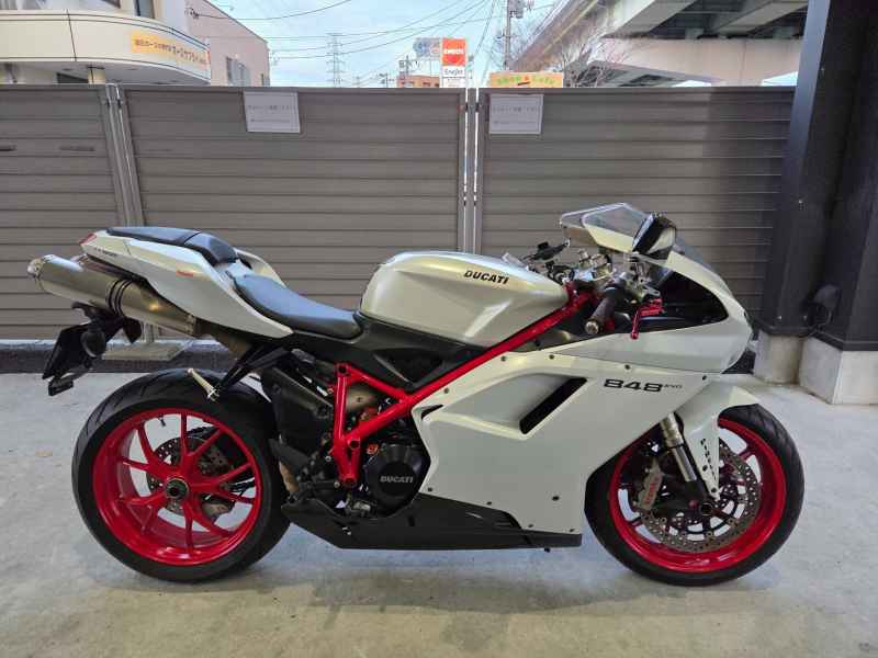 Ducati 848 2011