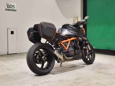 KTM 1290 Super Duke R 2020