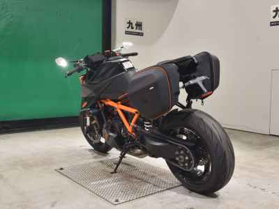 KTM 1290 Super Duke R 2020