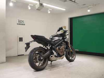 Honda CB650R E-Clutch 2025