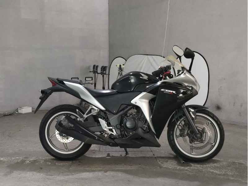 Honda CBR250R 2011