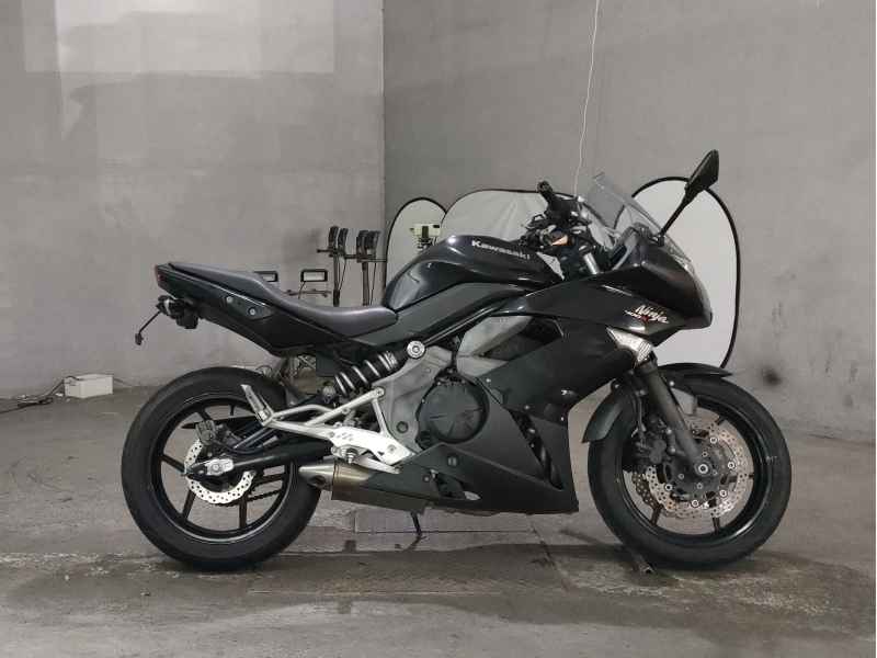 Kawasaki Ninja 400R 2011