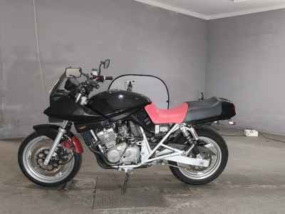 Suzuki GSX250S Katana