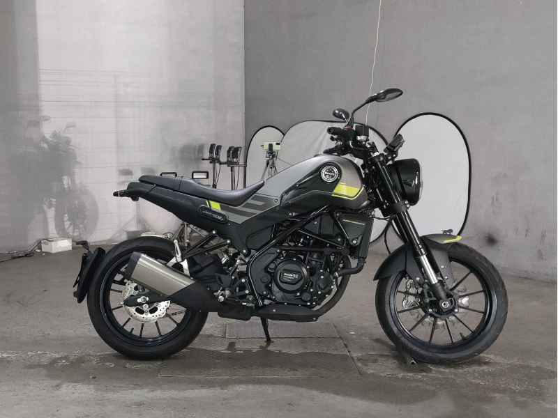 Benelli Leoncino 250 2021