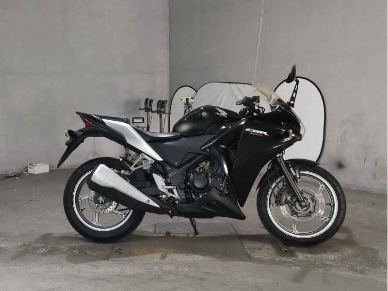 Honda CBR250R 2011