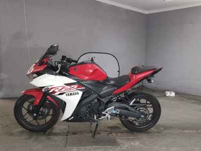 Yamaha YZF-R25 2015