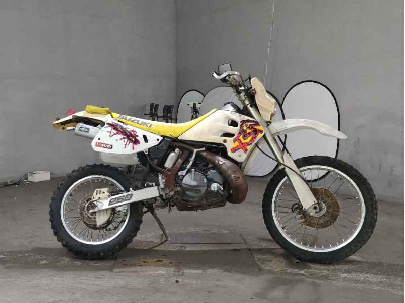 Suzuki RMX250S