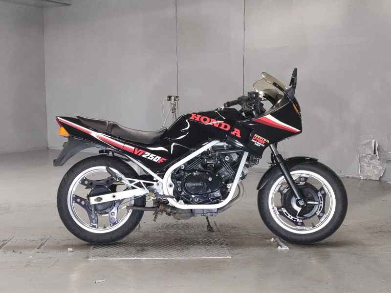 Honda VT250F Xelvis