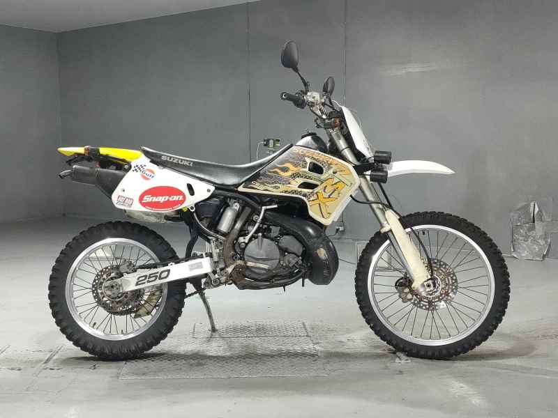Suzuki RMX250S
