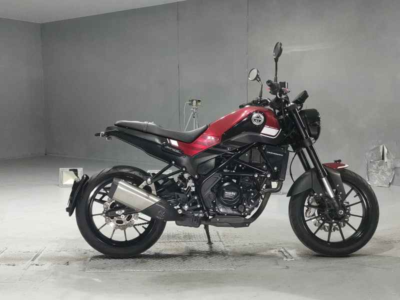 Benelli Leoncino 250 2022