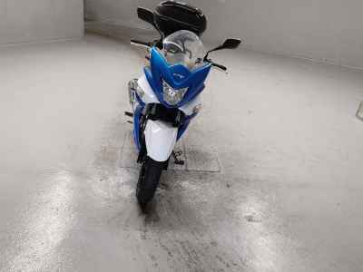 Suzuki GSR250