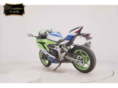 Kawasaki Ninja ZX-4RR 2024