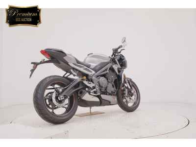 Triumph Street Triple RS 2021
