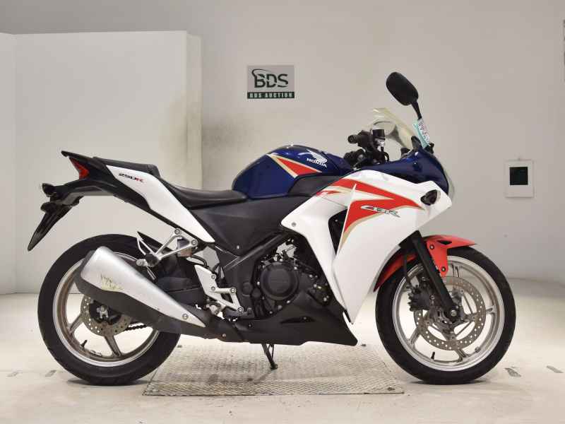 Honda CBR250R 2011