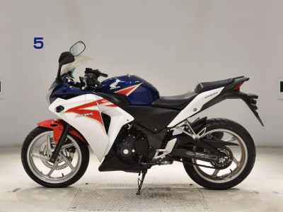 Honda CBR250R 2011