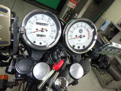 Yamaha SR400 2018