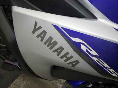 Yamaha YZF-R25 2015