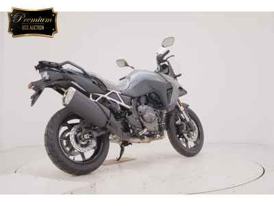 Suzuki V-Strom 800 2025