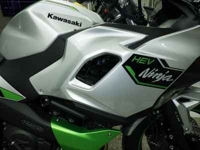 Kawasaki Ninja 7 Hybrid 2025