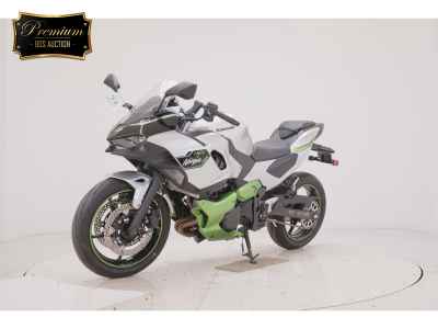 Kawasaki Ninja 7 Hybrid 2025