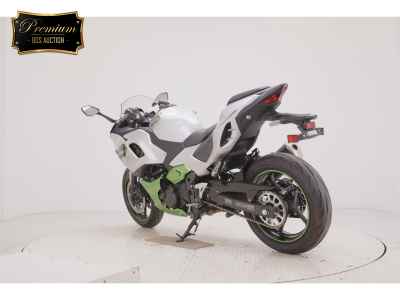 Kawasaki Ninja 7 Hybrid 2025