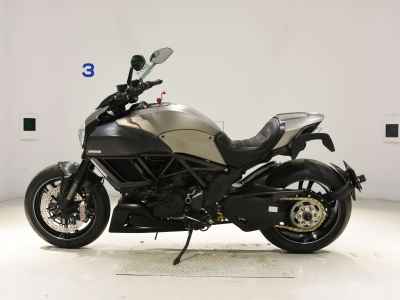 Ducati Diavel 2015