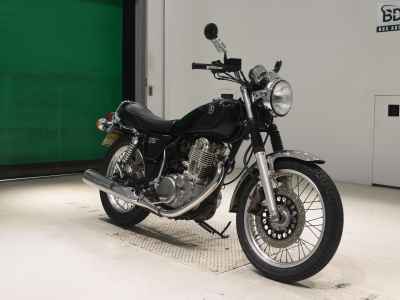 Yamaha SR400 2016
